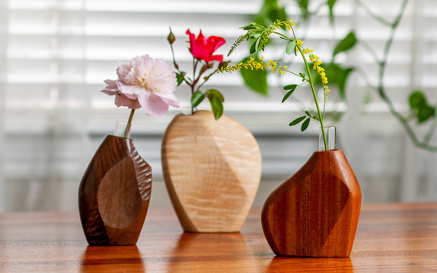 Bud Vase no. 3 - Curly Maple & Walnut - Una Raiz Woodworks